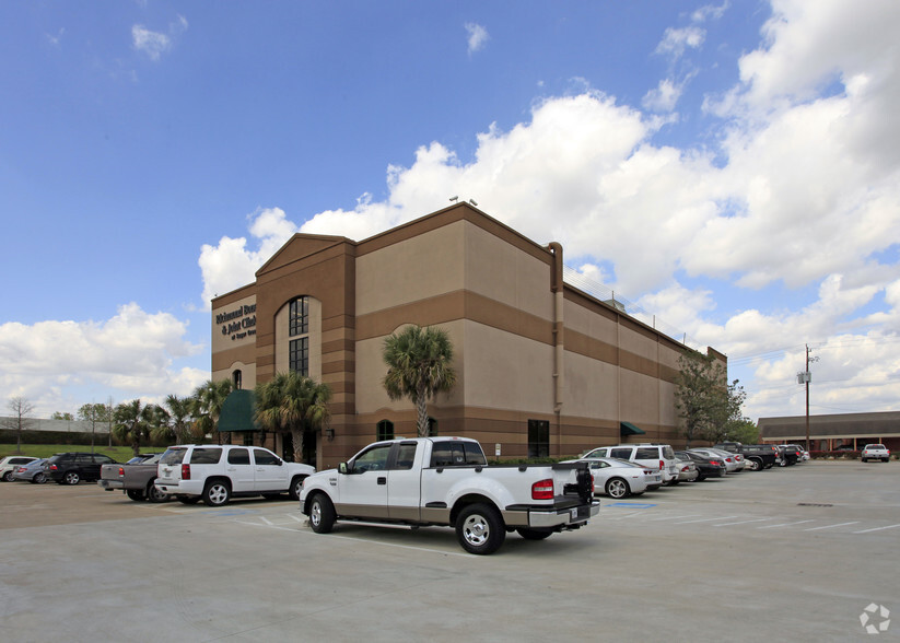 Primary Photo Of 15035 Southwest Fwy, Sugar Land Medical For Lease