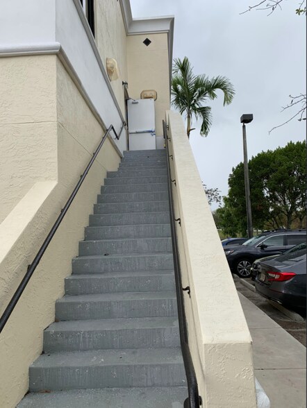 More Photos Of 7950 SW 30th St, Davie Medical For Sale