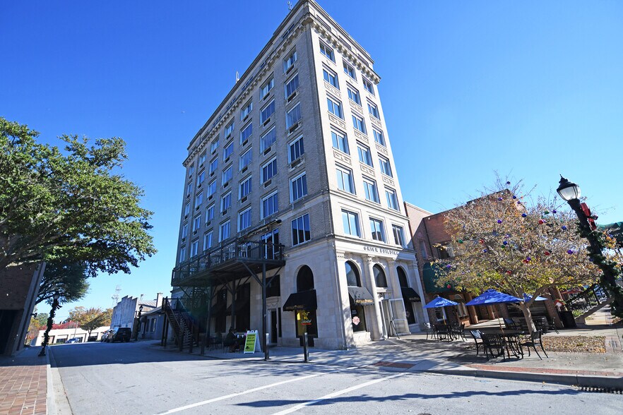 More Photos Of 327 Main St, Greenwood Office For Sale