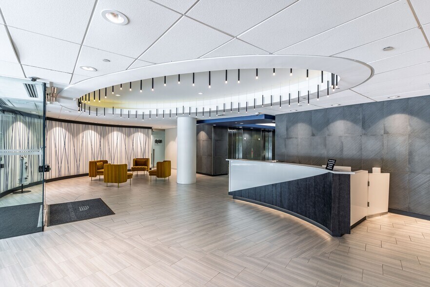 More Photos Of 301 Perimeter Ctr N, Atlanta Unknown For Lease