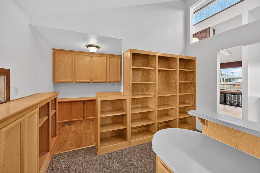 More Photos Of 496 East Ave, Lincoln Medical For Sale