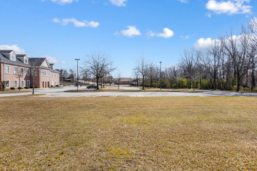 More Photos Of 1261 Commercial Dr SW, Conyers Medical For Lease