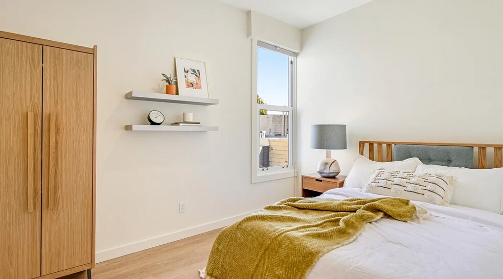 More Photos Of 1817 15th St, San Francisco Apartments For Sale