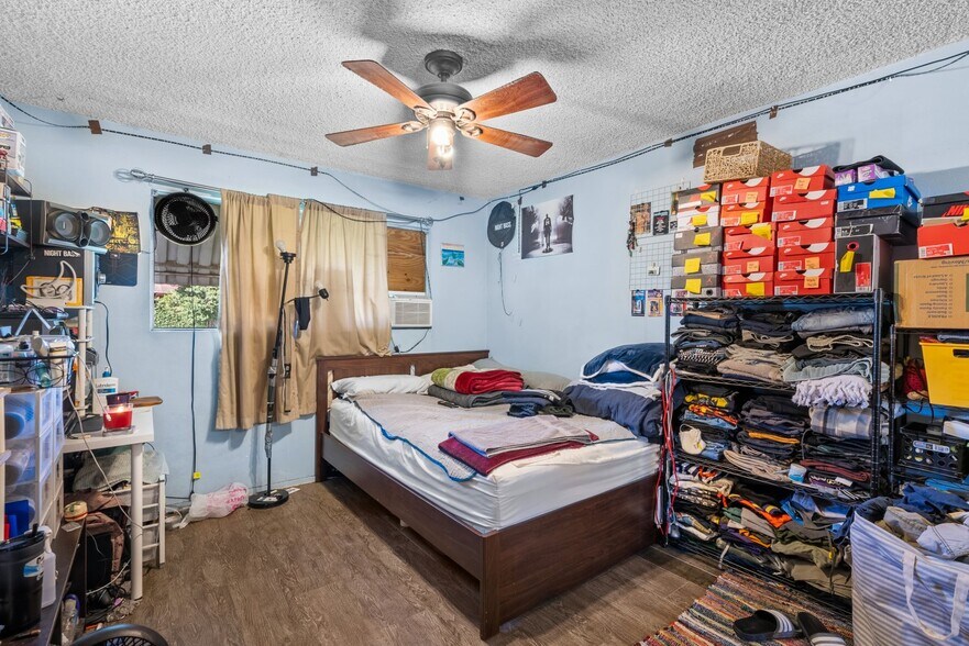 More Photos Of 7614 Mason Ave, Winnetka Multifamily For Sale