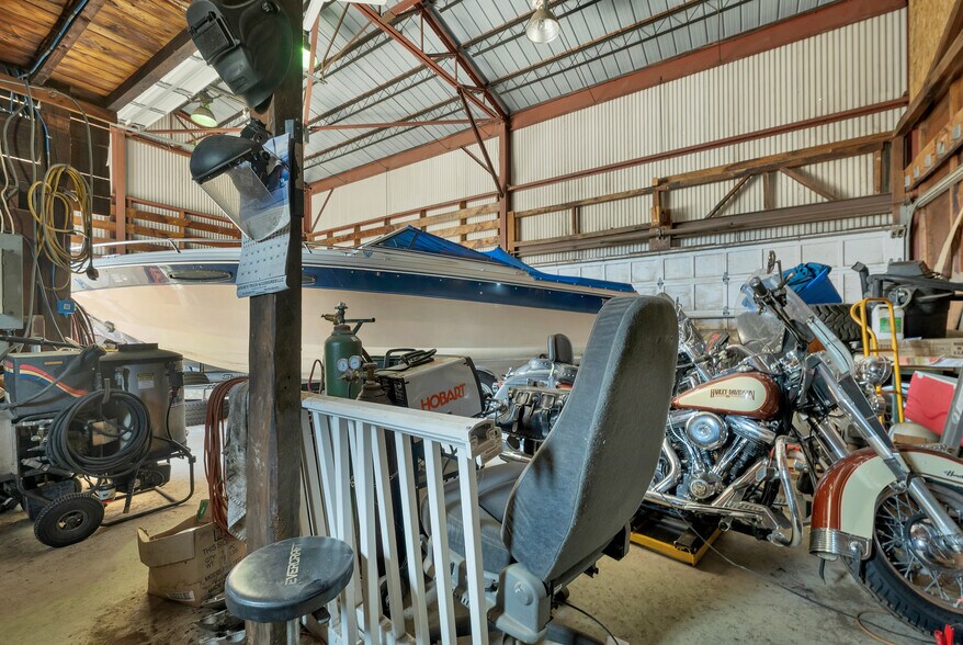 More Photos Of 55 Maynesboro St, Berlin Industrial For Sale