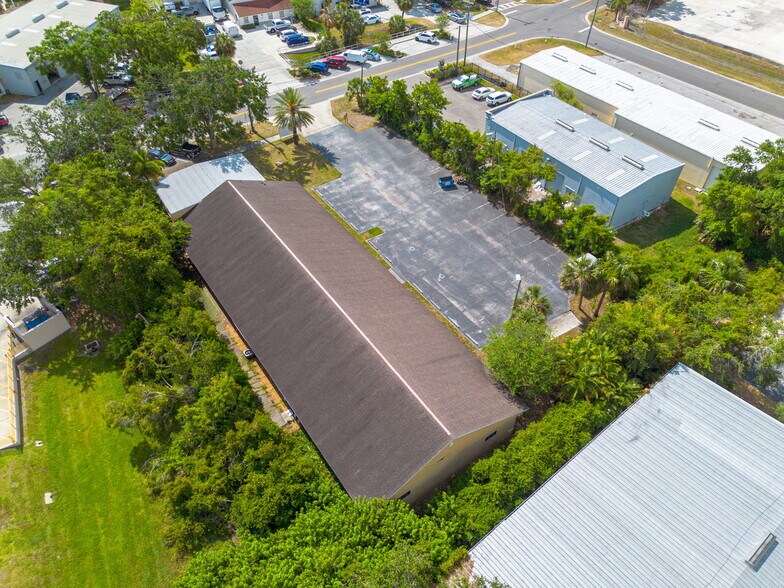 More Photos Of 110 Pine Ave, Oldsmar General Retail For Sale