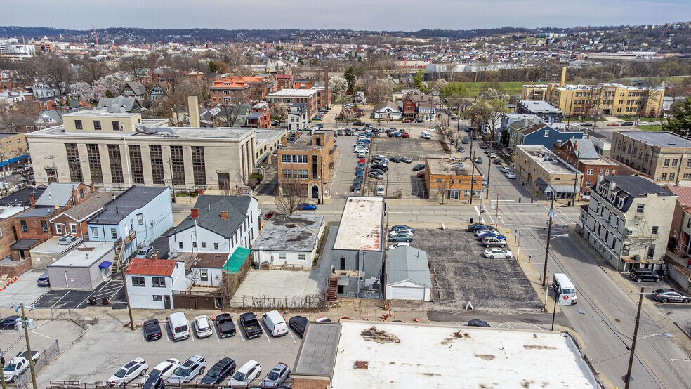 More Photos Of 729 Scott St, Covington General Retail For Sale