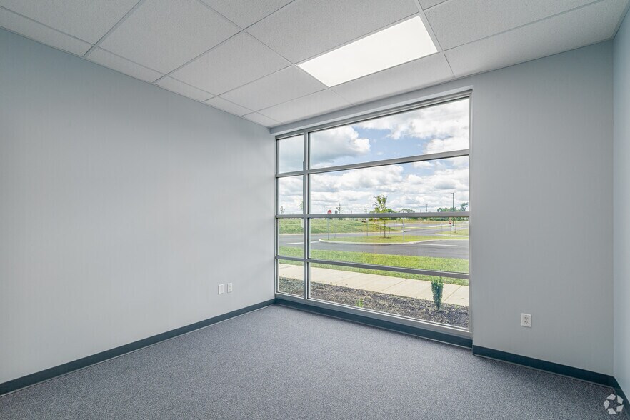 More Photos Of 280 Locke Ave, Woolwich Township Unknown For Lease