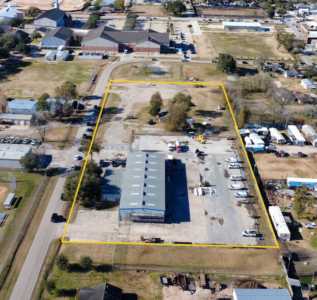 More Photos Of 18906 Turnip St, Spring Warehouse For Sale