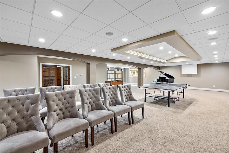 More Photos Of 1330 Oxford Rd, Bloomfield Hills Specialty For Sale