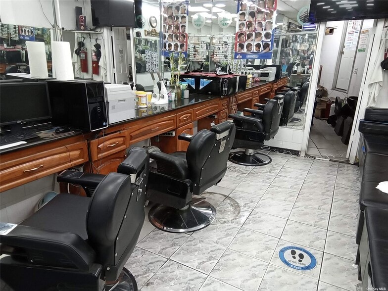 Primary Photo Of 7062 Broadway, Jackson Heights General Retail For Lease