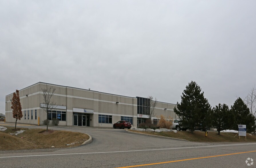 More Photos Of 490 Sheldon Dr, Cambridge Showroom For Lease