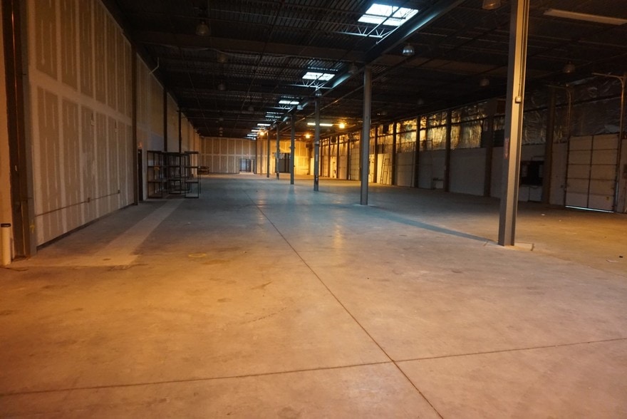More Photos Of 21 Worlds Fair Dr, Somerset Warehouse For Lease
