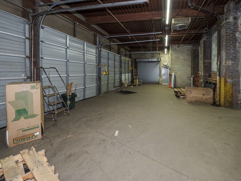 More Photos Of 39 Meade St, Trenton Distribution For Lease
