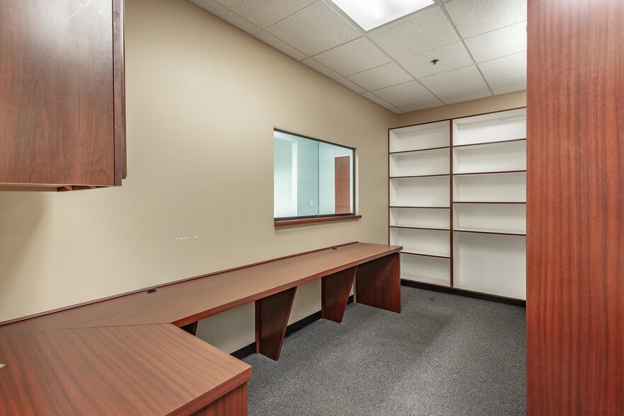 More Photos Of 2253 Chambliss Ave, Cleveland Medical For Lease