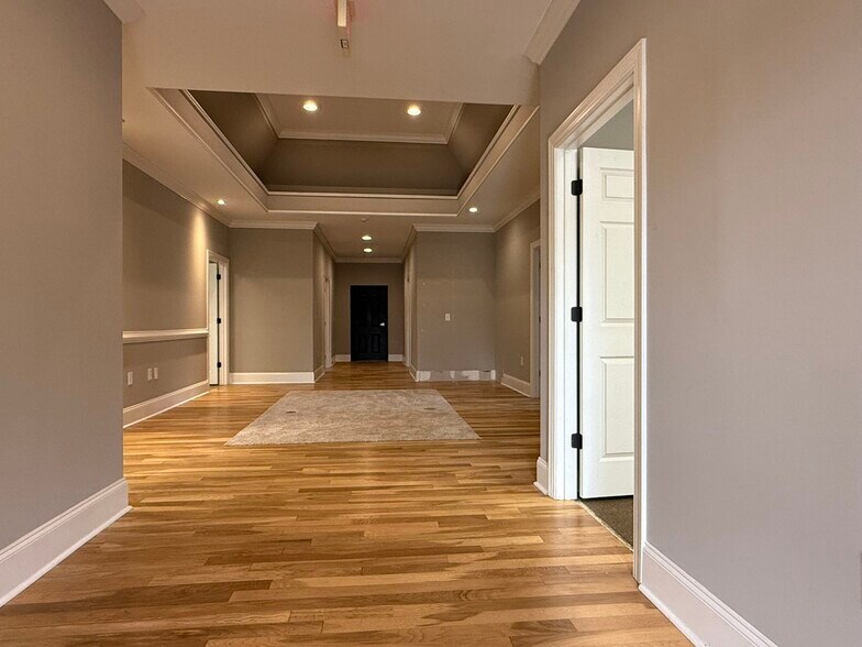 More Photos Of 4913 Summer Oak Dr, Buford Light Manufacturing For Lease