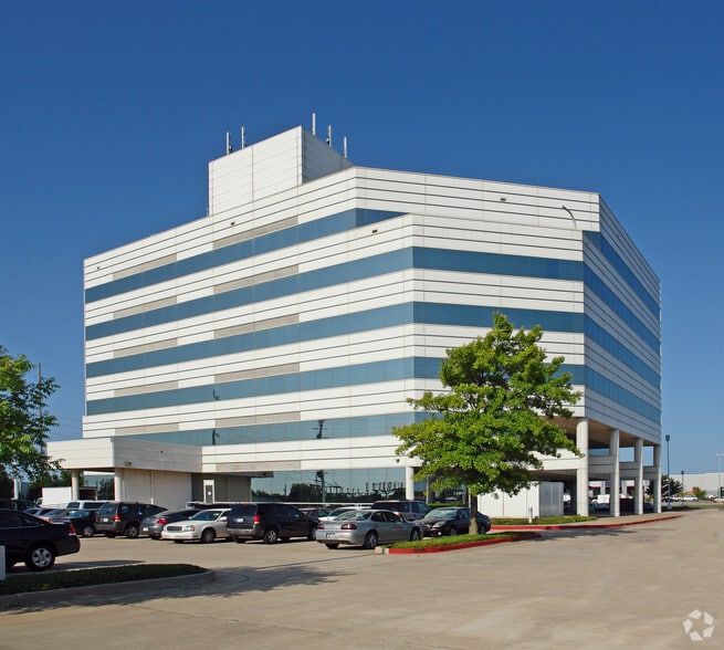 More Photos Of 3800 N May Ave, Oklahoma City Office For Sale