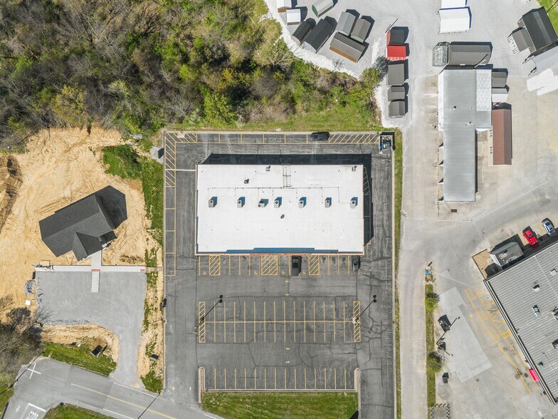 More Photos Of 1000 Leigh Ave, Anna General Retail For Sale