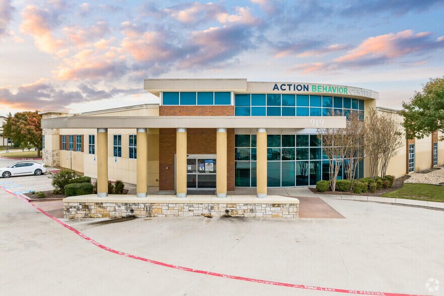 Primary Photo Of 919 Medical Dr, Allen Healthcare For Sale