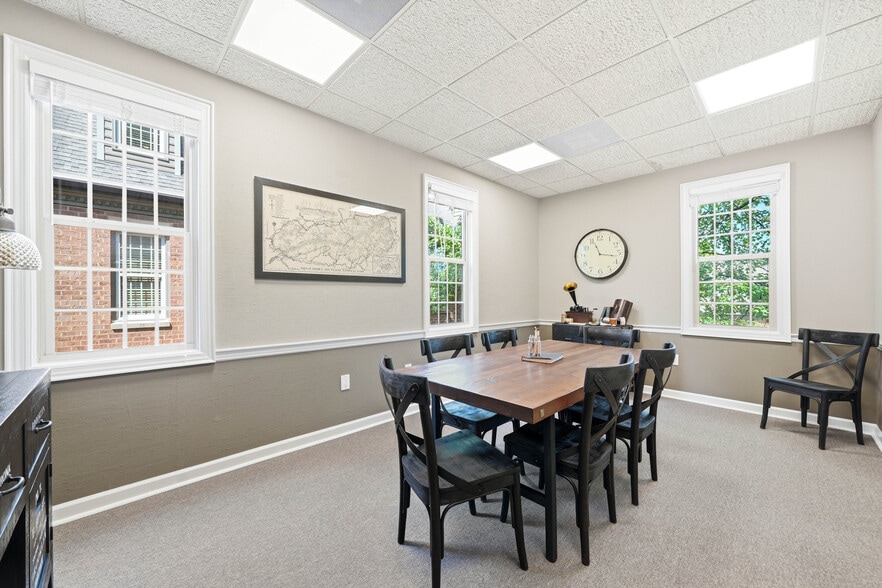 More Photos Of 9724 Kingston Pike, Knoxville Loft Creative Space For Sale