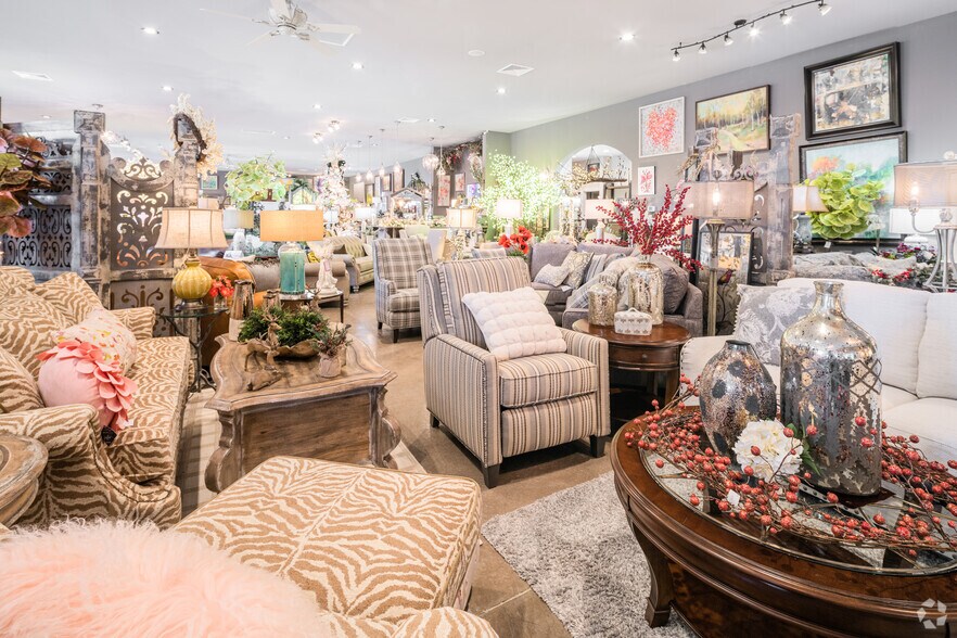 More Photos Of 1208 Donna Dr, Carterville Freestanding For Sale