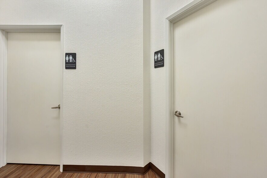 More Photos Of 3298 Monier Cir, Rancho Cordova Warehouse For Sale