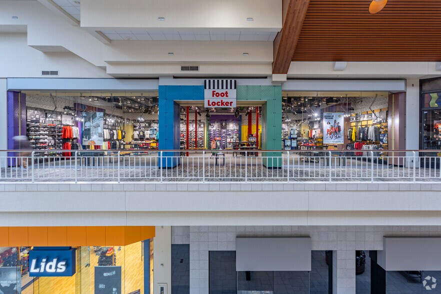 More Photos Of 1801 SW Wanamaker Rd, Topeka Unknown For Lease