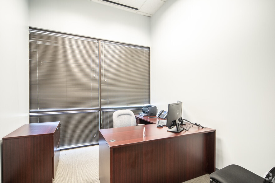 More Photos Of 2701 W Plano Pky, Plano Flex For Lease