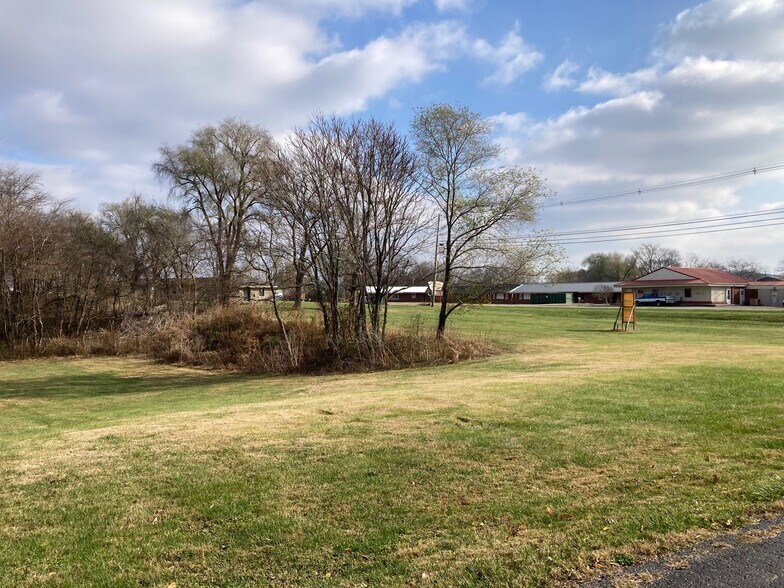 More Photos Of 1481 Dixie St, Horse Cave Land For Sale