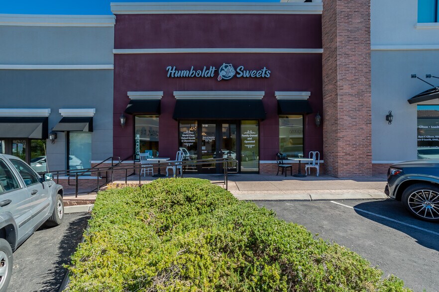 More Photos Of 670 S Green Valley Pky, Henderson Storefront Retail Office For Sale