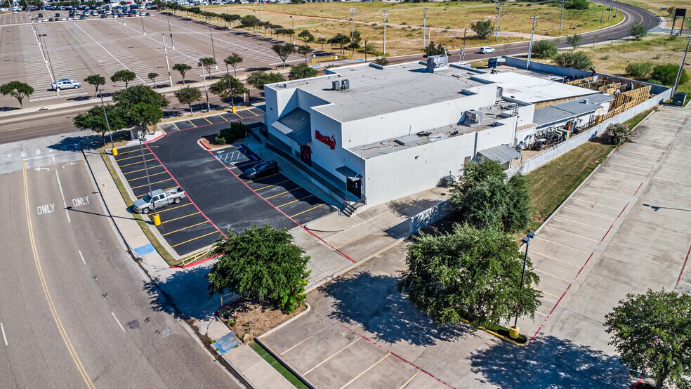 More Photos Of 2331 Endeavor, Laredo General Retail For Sale