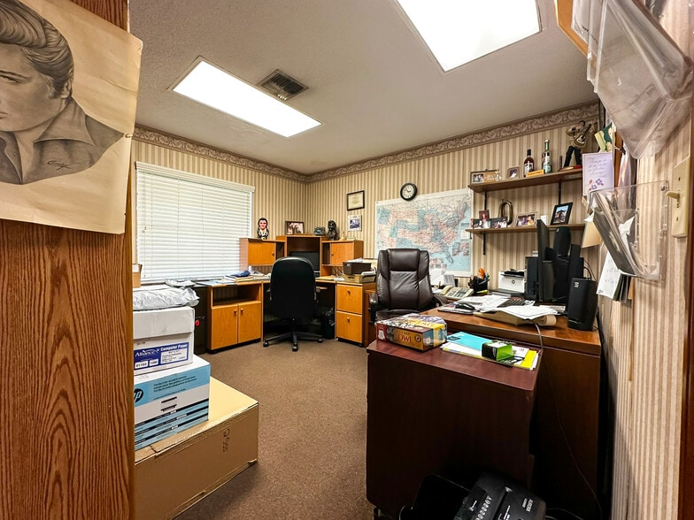 More Photos Of 3231 Drane Field Rd, Lakeland Industrial For Lease