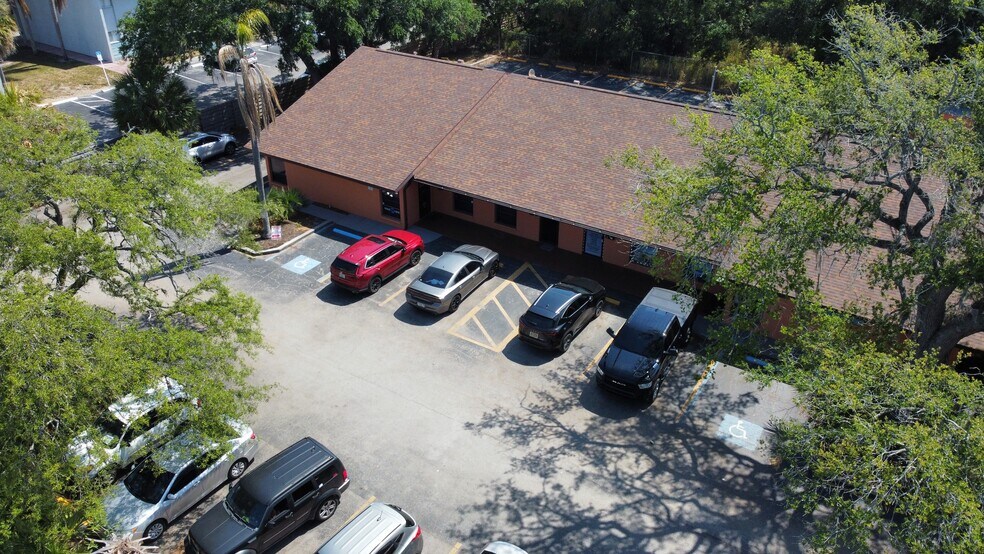 More Photos Of 239 US Hwy 301 E, Bradenton Office For Sale