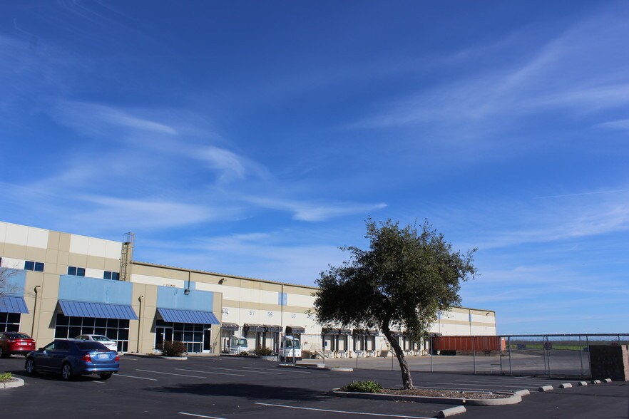 More Photos Of 660 N Pioneer Ave, Woodland Industrial For Sale