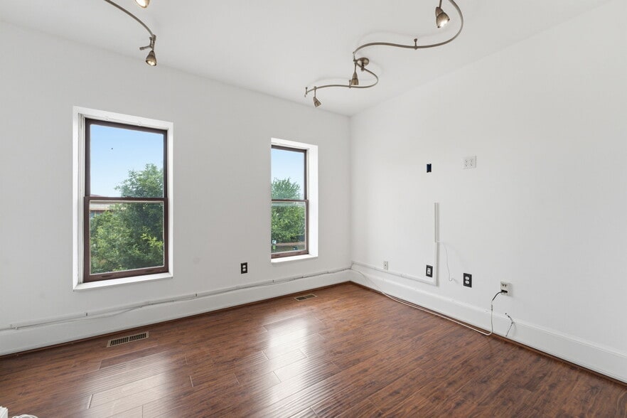 More Photos Of 720 I St SE, Washington Loft Creative Space For Lease