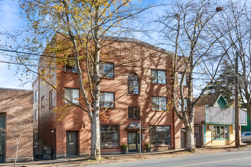 Primary Photo Of 8008 Greenwood Ave N, Seattle Apartments For Sale