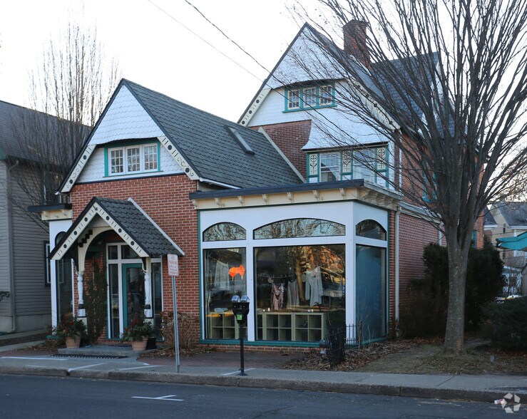 More Photos Of 180 W State St, Doylestown Freestanding For Lease