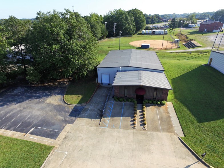 More Photos Of 108 Chellelin Dr, Gaffney Warehouse For Lease