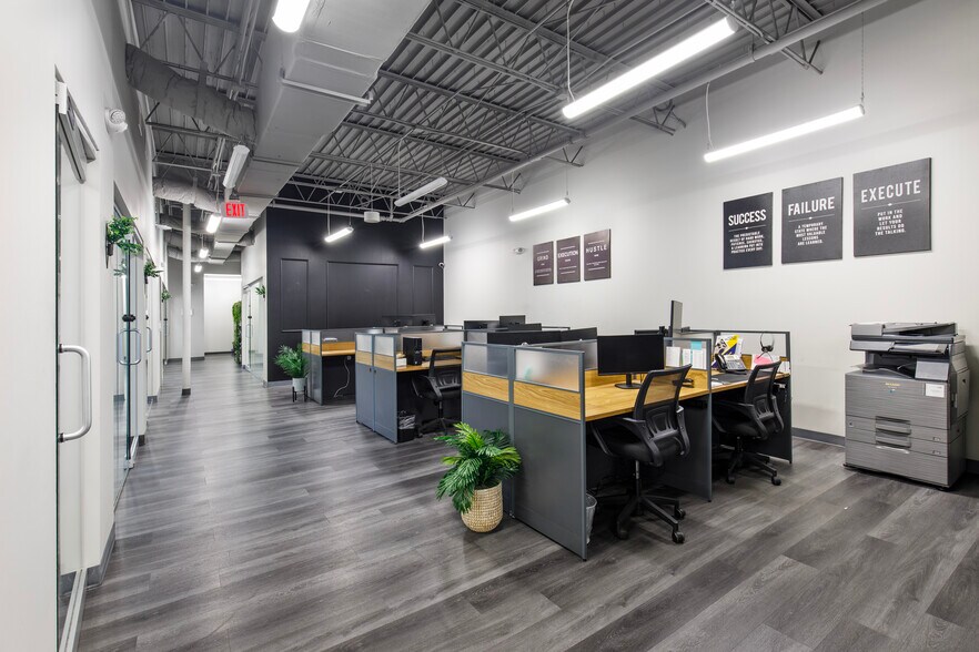 More Photos Of 1106 W Central Blvd, Orlando Warehouse For Sale