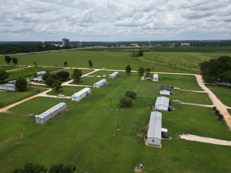 More Photos Of 132 Ima Ln, Atmore Manufactured Housing Mobile Home Park For Sale