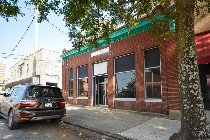 More Photos Of 412 W 7th St, Little Rock General Retail For Lease