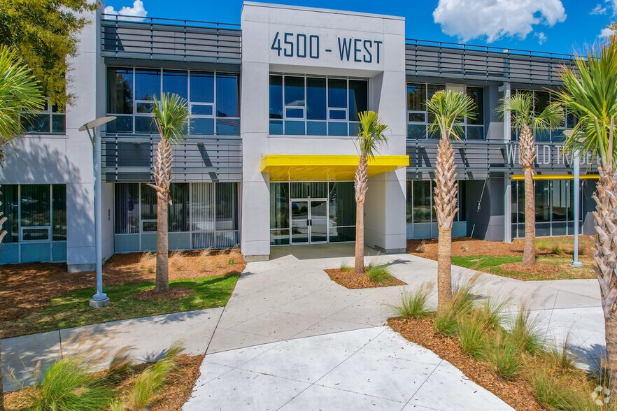 More Photos Of 4500 Leeds Ave, North Charleston Manufacturing For Lease