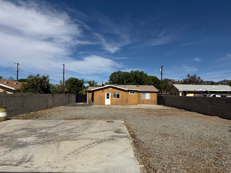 More Photos Of 12422 Bromwich St, Pacoima Land For Lease