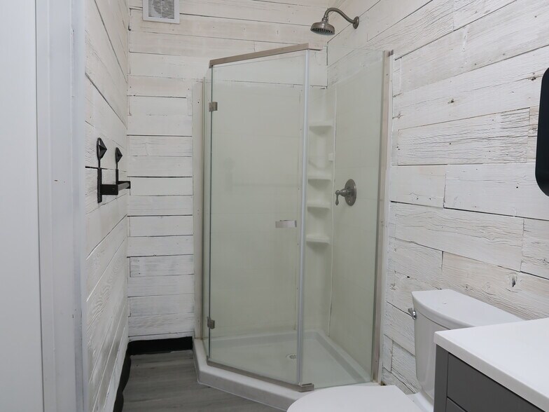 More Photos Of 5707 Schumacher Ln, Houston Auto Dealership For Lease