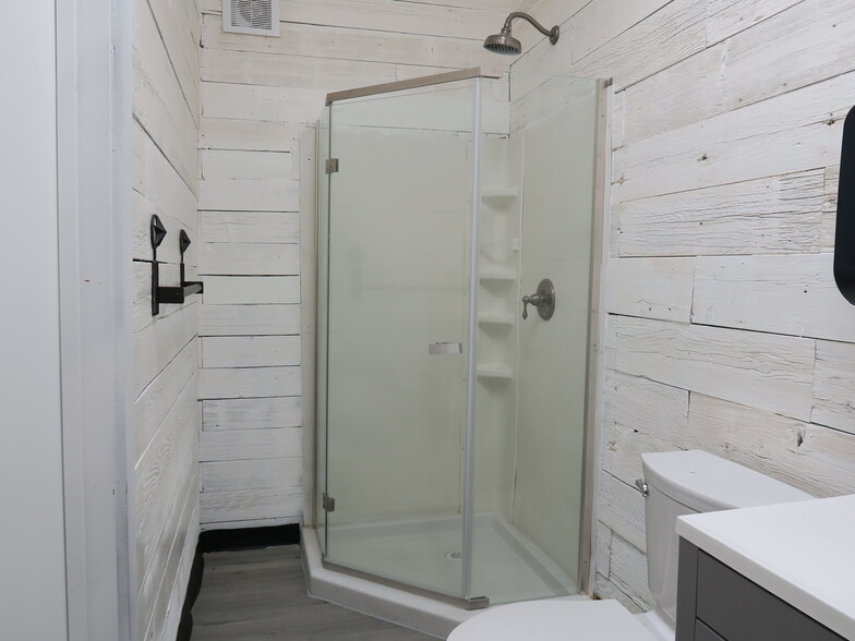 More Photos Of 5707 Schumacher Ln, Houston Auto Dealership For Lease