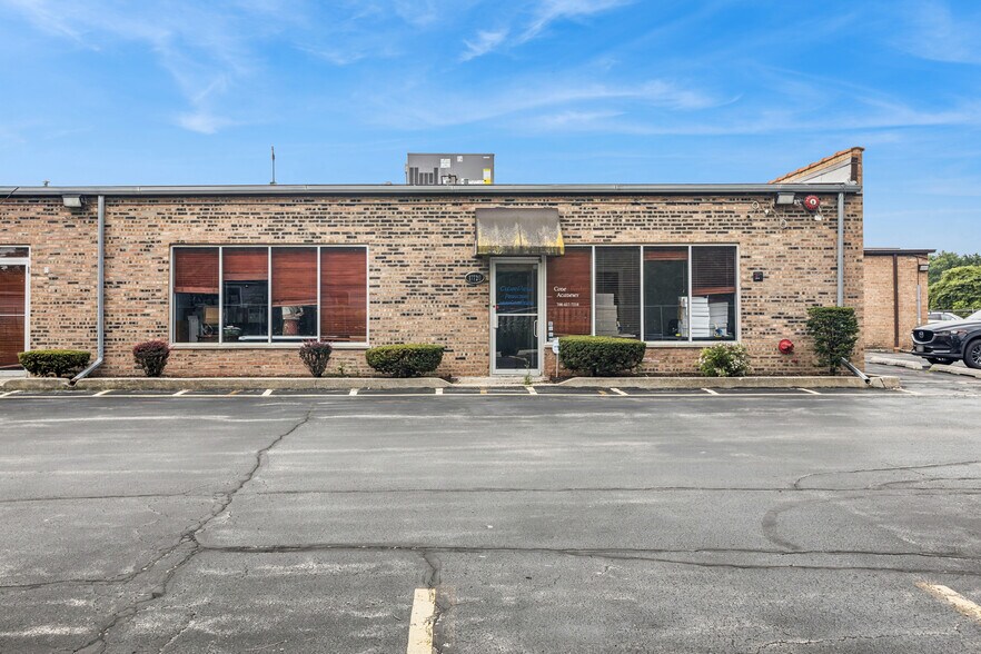 More Photos Of 17720-17724 Oak Park Ave, Tinley Park Office For Sale