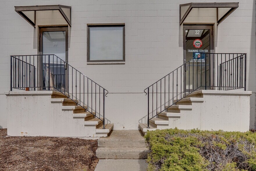 More Photos Of 34 Sullivan Rd, North Billerica Warehouse For Lease