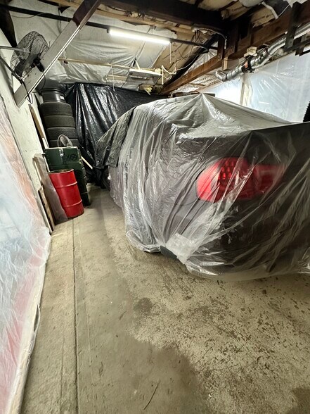 More Photos Of 3012 Evergreen Pky, Evergreen Auto Repair For Sale