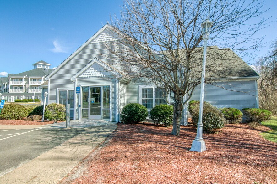 More Photos Of 800 College Hwy, Southwick Medical For Lease