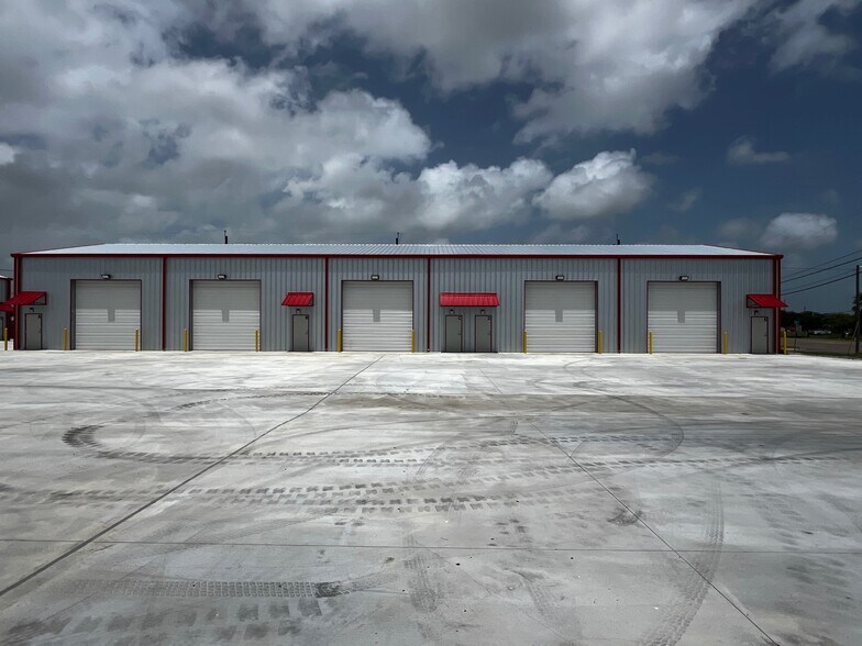 More Photos Of 810 Nas Dr, Corpus Christi Industrial For Lease